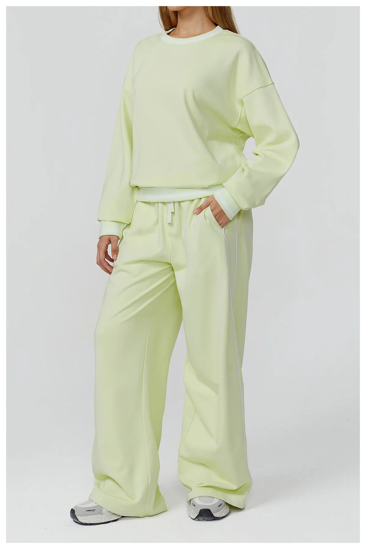 New Color Blocking Hoodie for Women Long Sleeved Loose Round Neck Top Fashionable Hoodie Outdoor Casual Running Sports Top