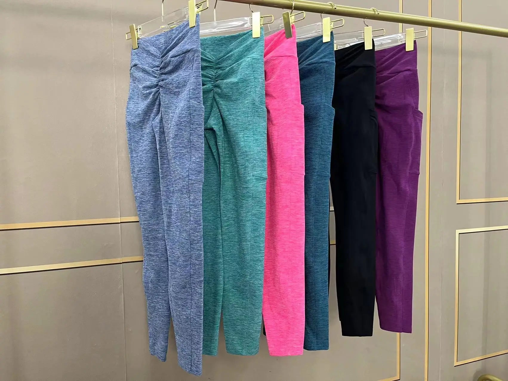 Women Sport Fitness Leggings High Waist Elastic Yoga Pants Training Running Scrunch Butt Gym Leggings Breathable Leggings Female