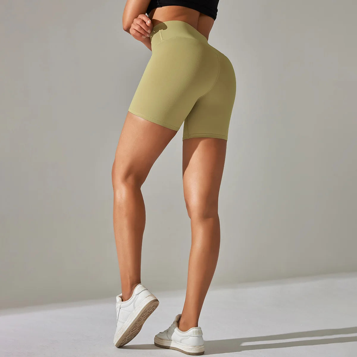 Seamless Yoga Shorts Women Fitness Shorts Running Cycling Shorts Breathable Sports Leggings High Waist Summer Workout Gym Shorts