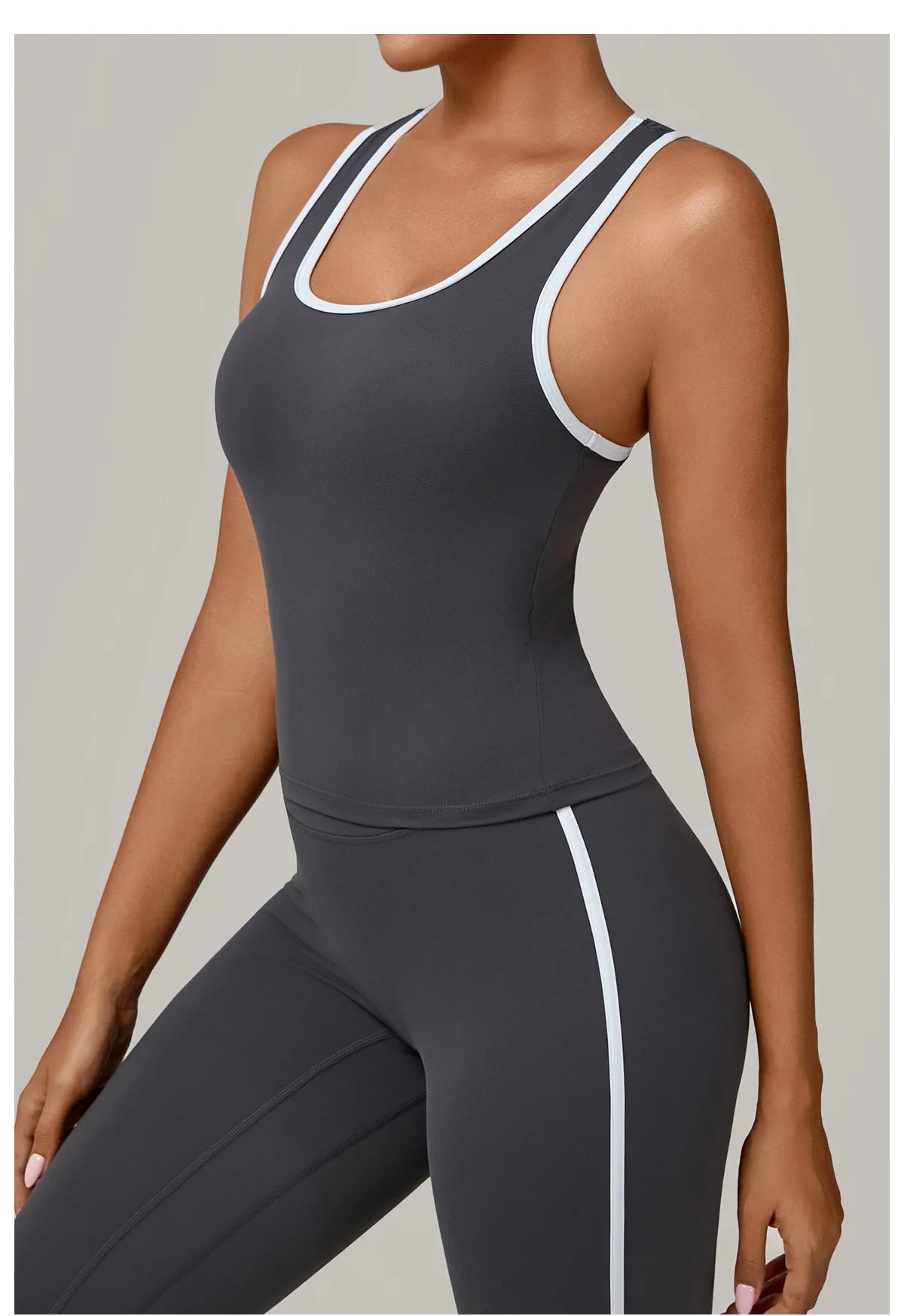 Women's Impact Strappy Top Sports Underwear Yoga Vest Fitness Tank Top Gym Beautiful Open Back Bra Running Workout Halter Bra