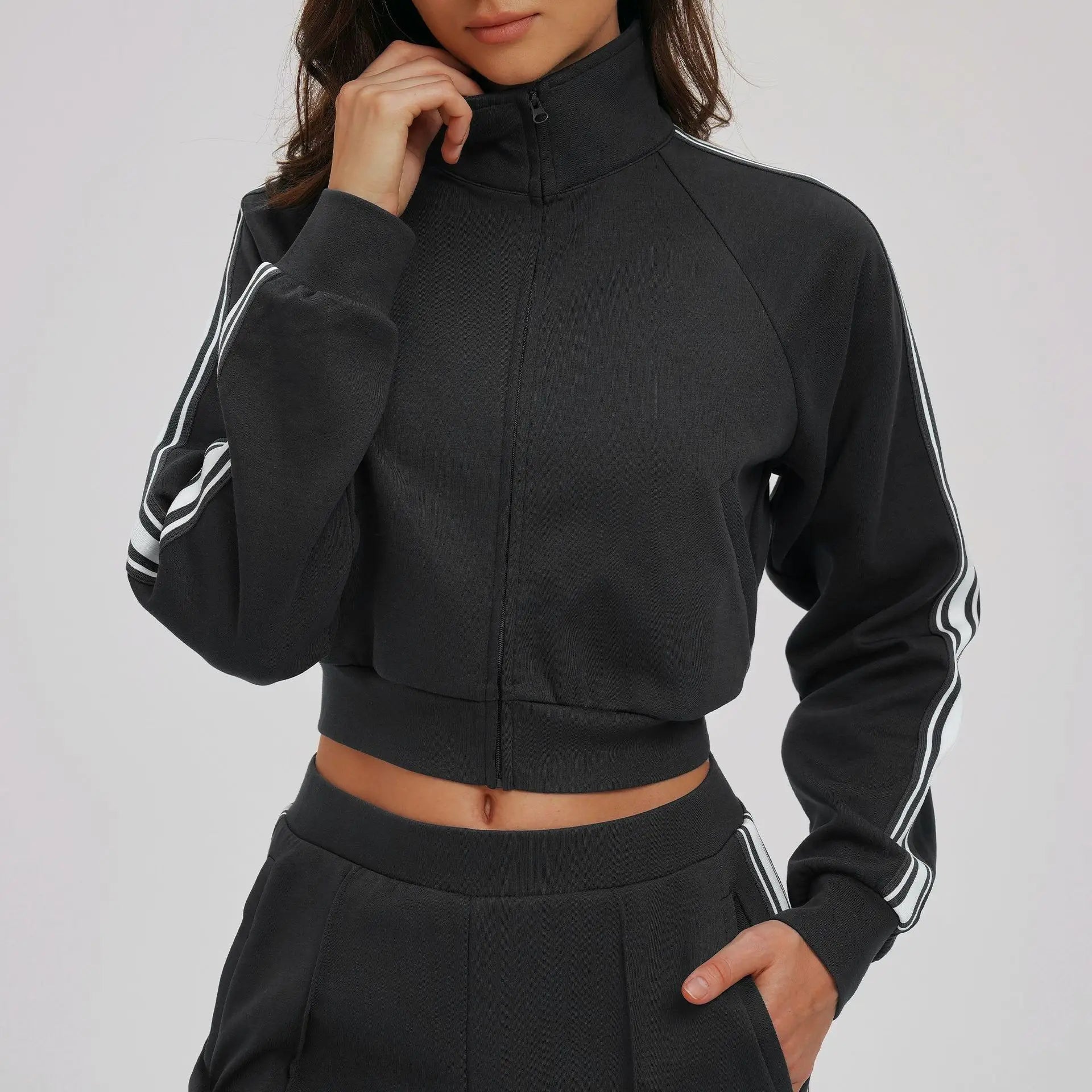 Winter contrasting hoodie jacket high neck windproof zipper long sleeved women pocket thick hoodie outdoor sports cycling jacket