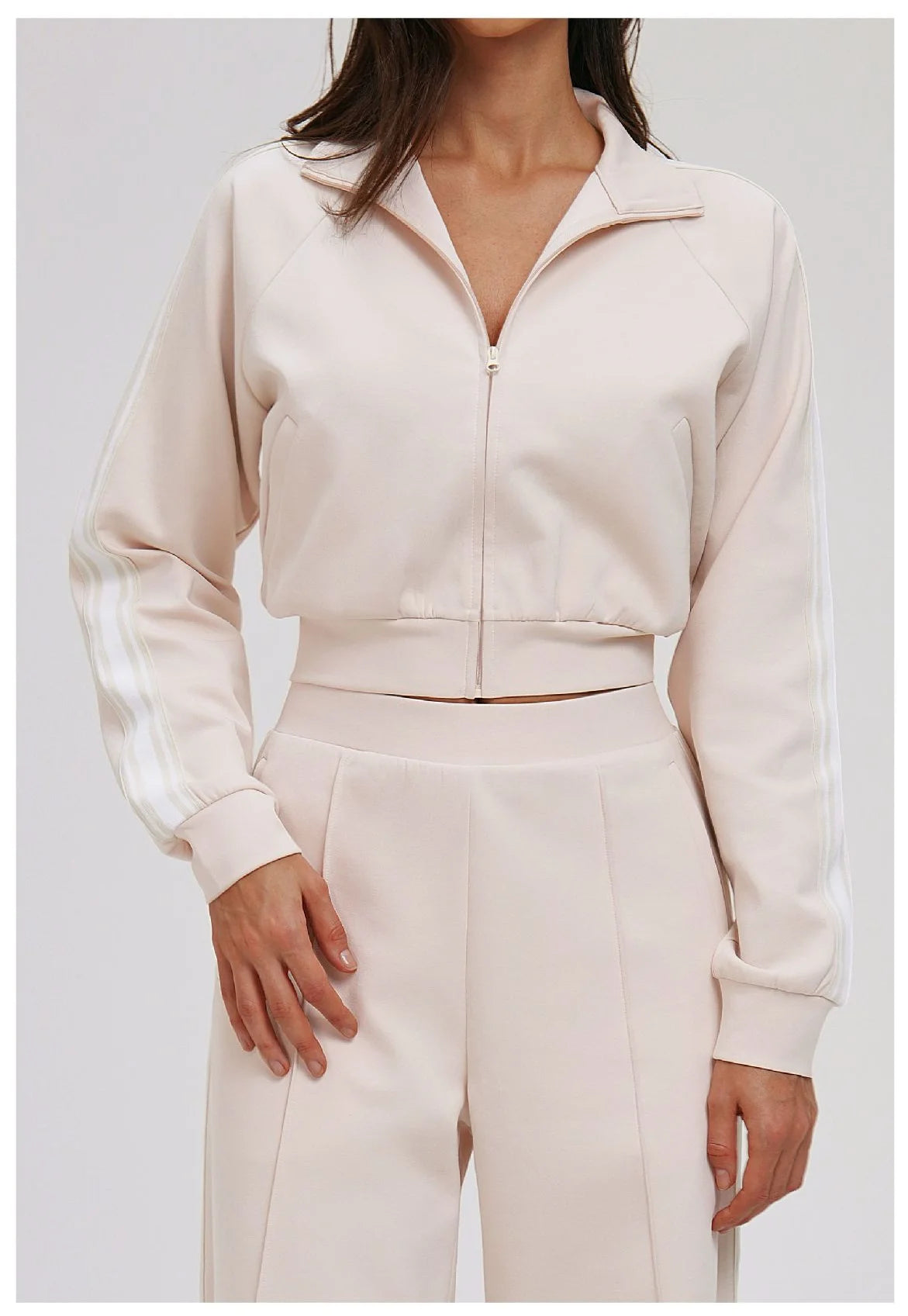 Winter contrasting hoodie jacket high neck windproof zipper long sleeved women pocket thick hoodie outdoor sports cycling jacket