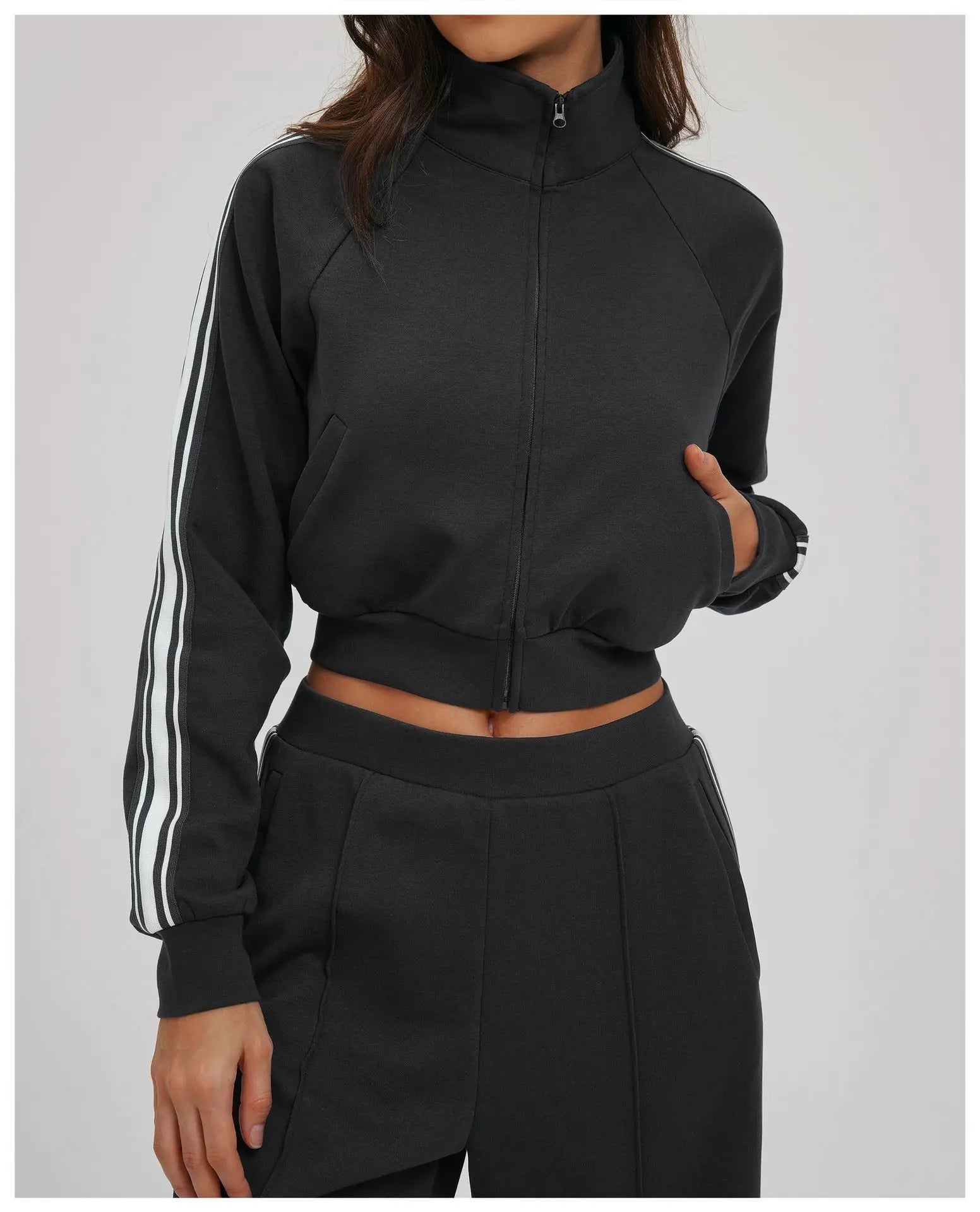 Winter contrasting hoodie jacket high neck windproof zipper long sleeved women pocket thick hoodie outdoor sports cycling jacket