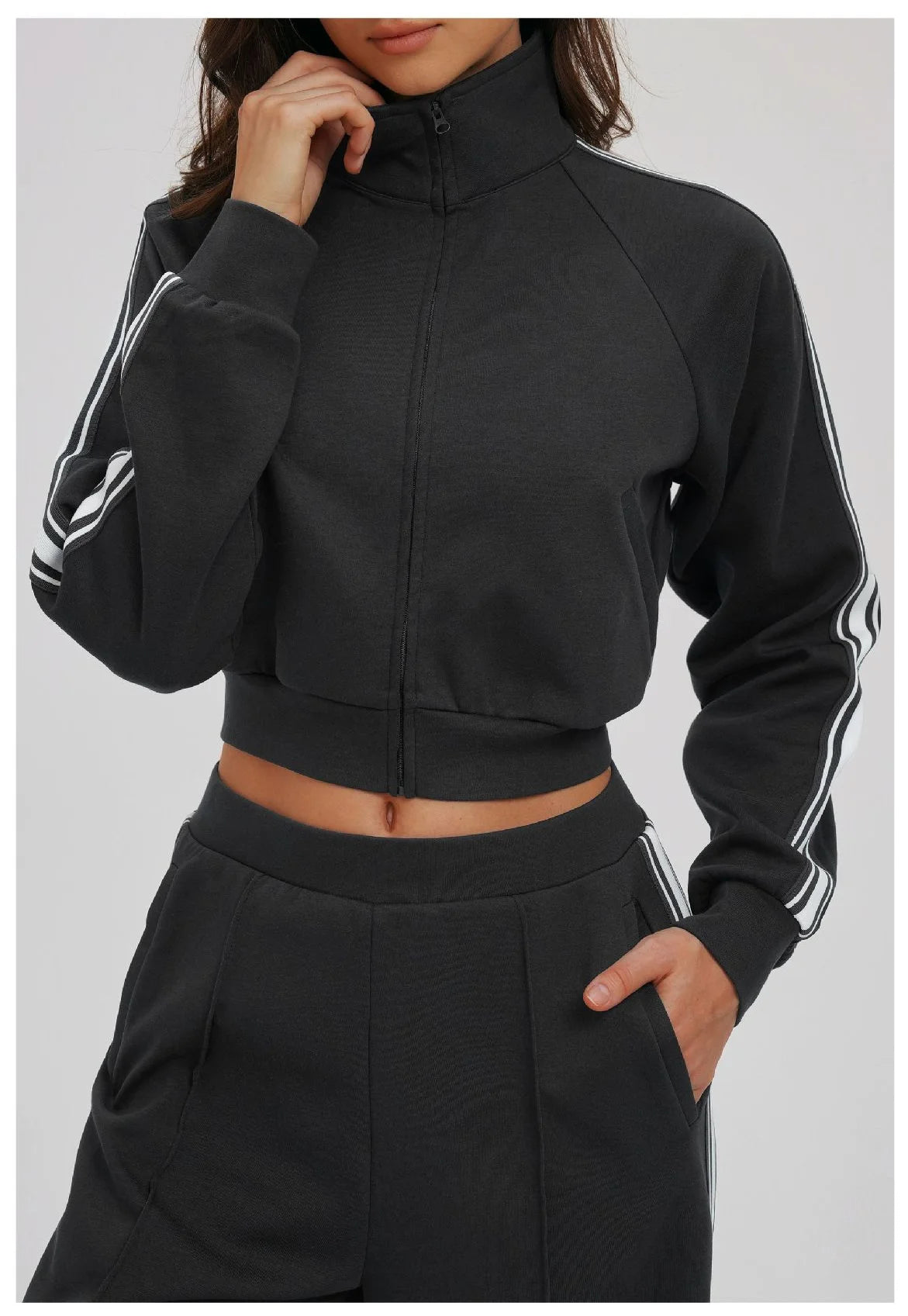 Winter contrasting hoodie jacket high neck windproof zipper long sleeved women pocket thick hoodie outdoor sports cycling jacket