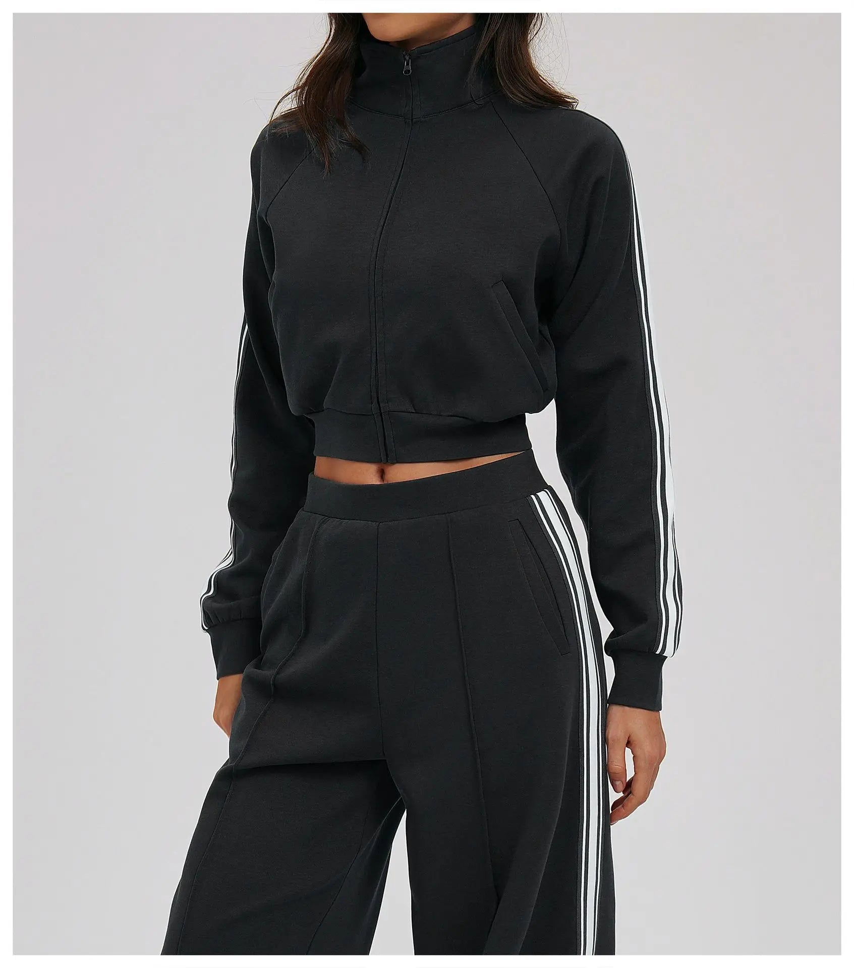 Winter contrasting hoodie jacket high neck windproof zipper long sleeved women pocket thick hoodie outdoor sports cycling jacket
