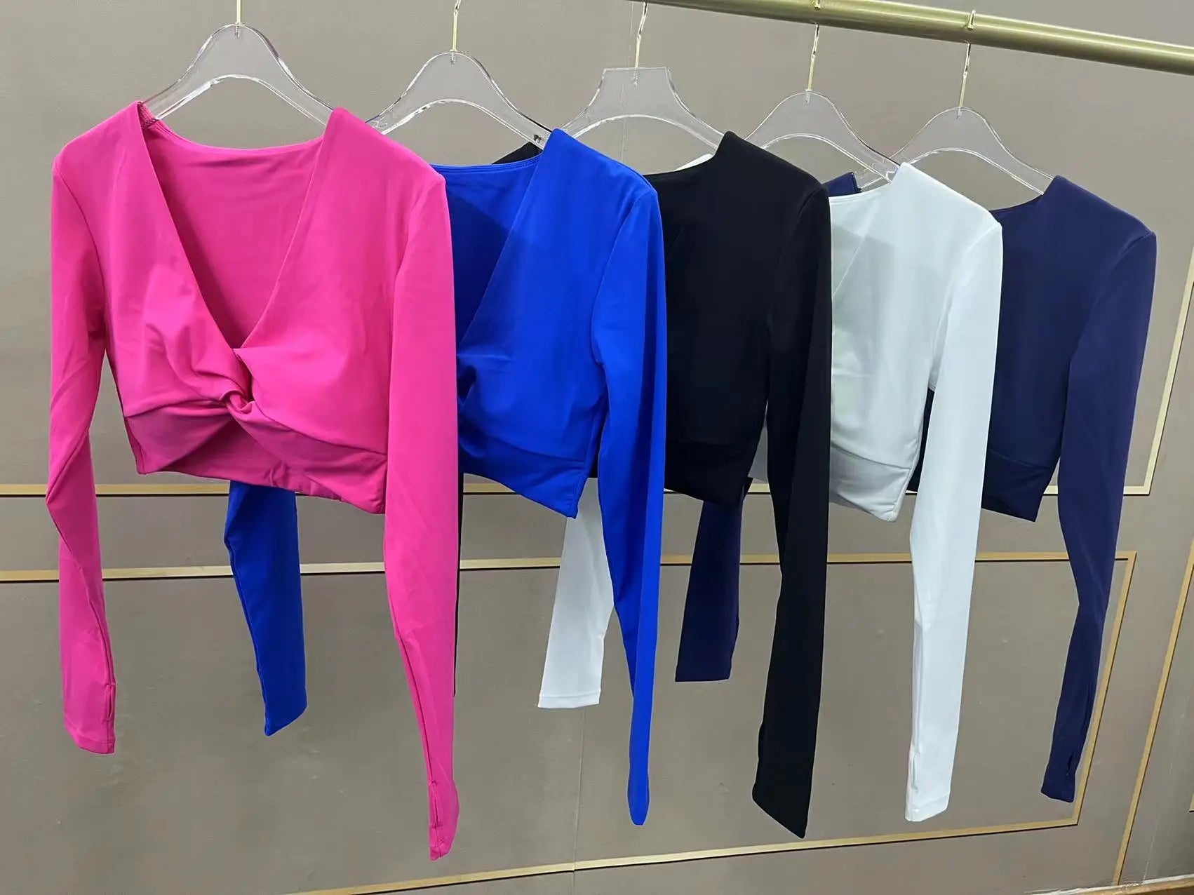 Women Yoga Shirts Crop Top Sexy Long Sleeves Shirts for Women Yoga Sports Fitness Running Gym Clothes Push Up Workout Tops