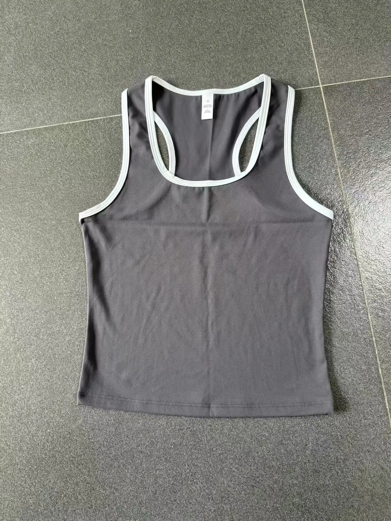 Women's Impact Strappy Top Sports Underwear Yoga Vest Fitness Tank Top Gym Beautiful Open Back Bra Running Workout Halter Bra