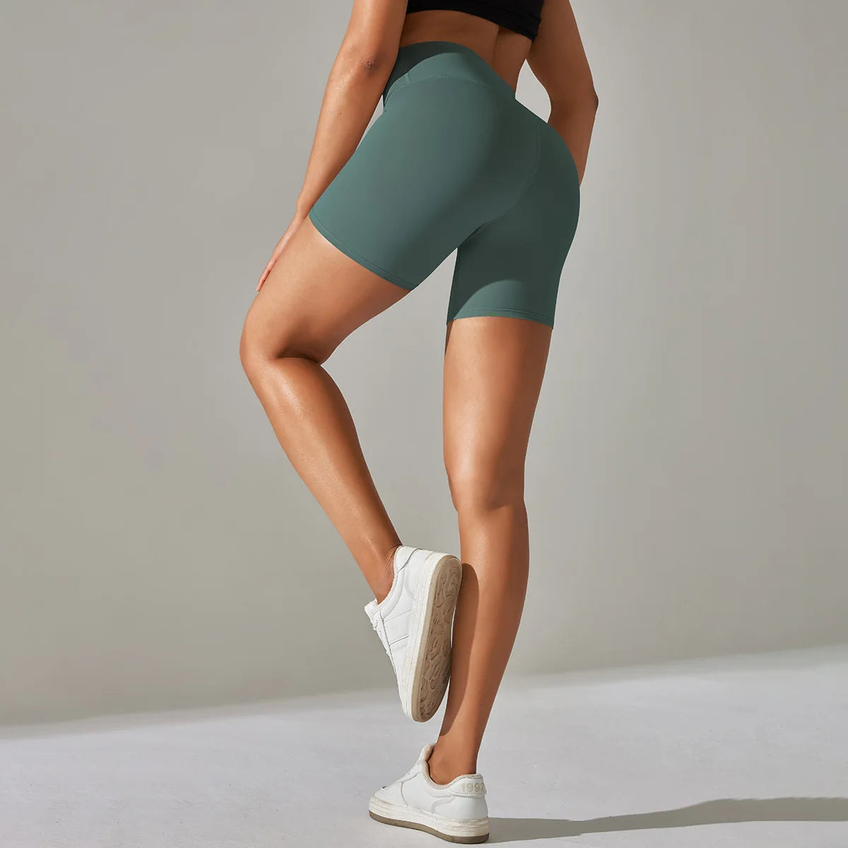 Seamless Yoga Shorts Women Fitness Shorts Running Cycling Shorts Breathable Sports Leggings High Waist Summer Workout Gym Shorts